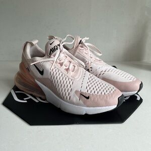 NIKE Womens Airmax 270 - Size 9.5 - excellent condition